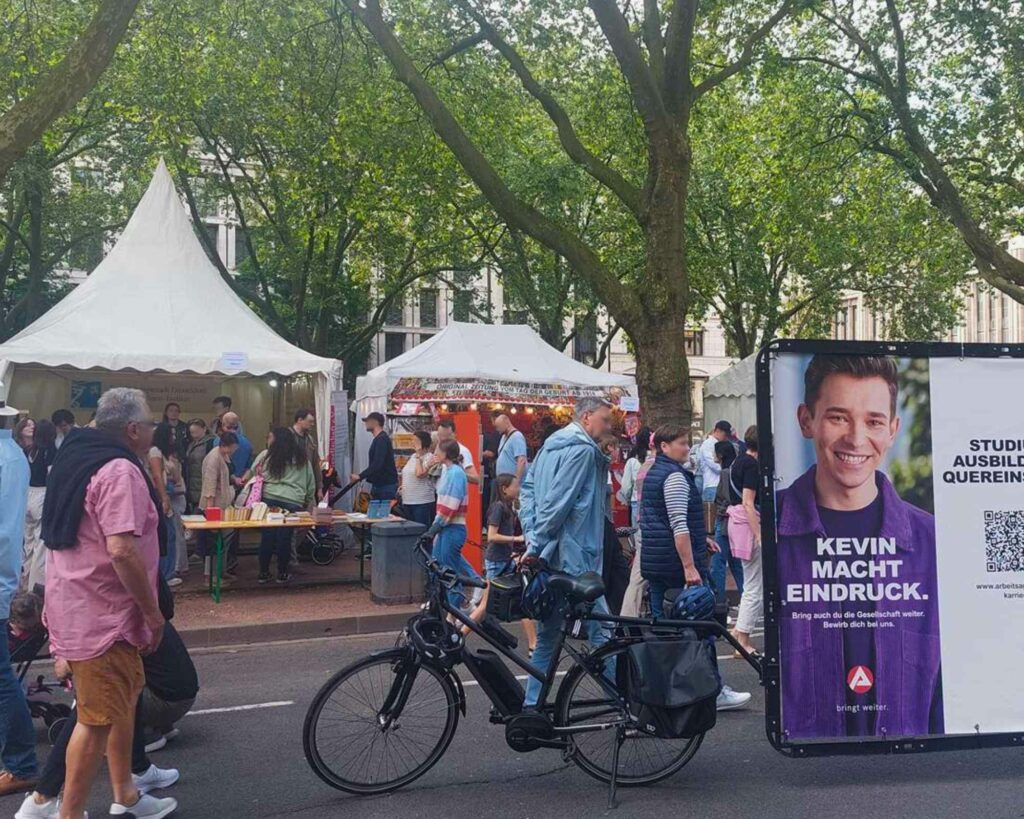 Mobile Außenwerbung in Dortmund mit riesiger Werbefläche