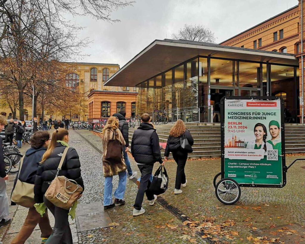 Mobile Außenwerbung in München bewirbt einen Kongress