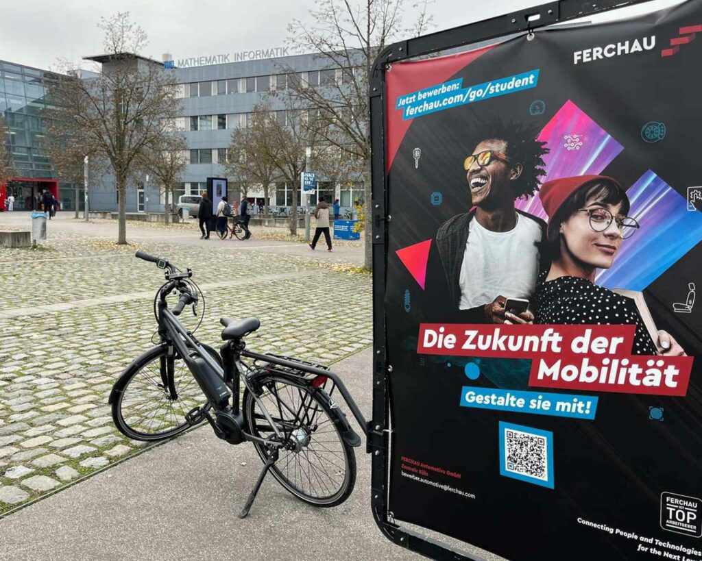 Mobile Außenwerbung in München auf dem Campus