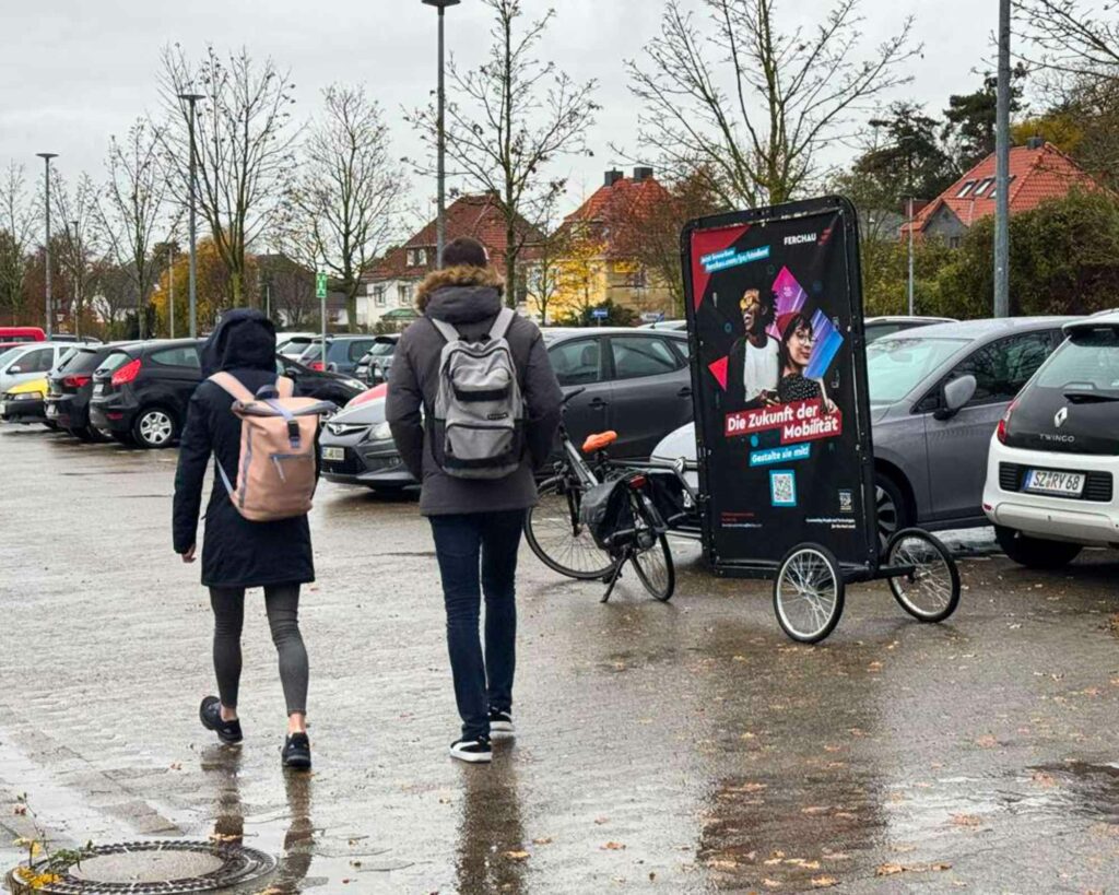 Mobile Außenwerbung hat den großen Vorteil, dass sie immer den Standort wechseln kann