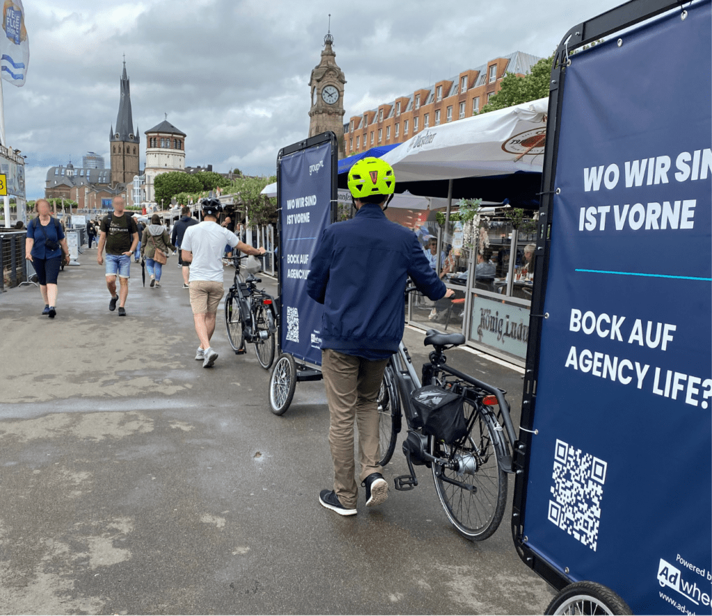 Mobile Außenwerbung in Düsseldorf macht auch beim Schieben Eindruck