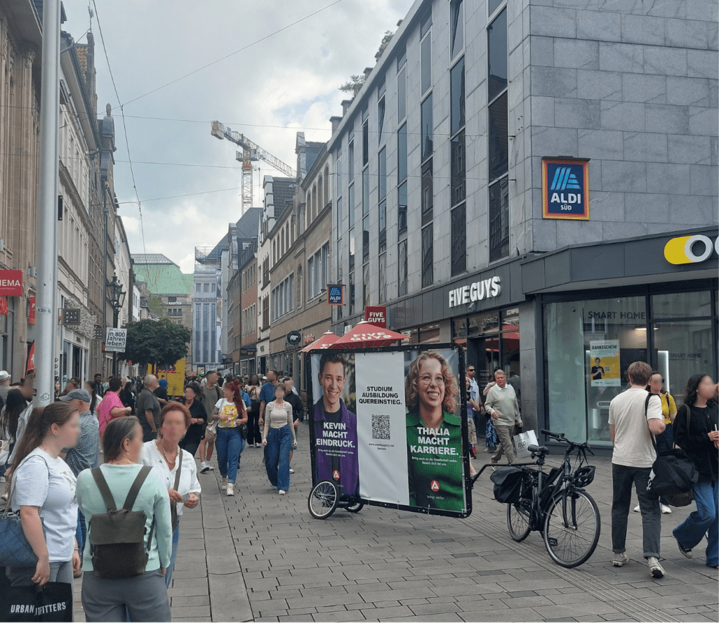 An mobiler Außenwerbung in Düsseldorf führt kein Weg vorbei 