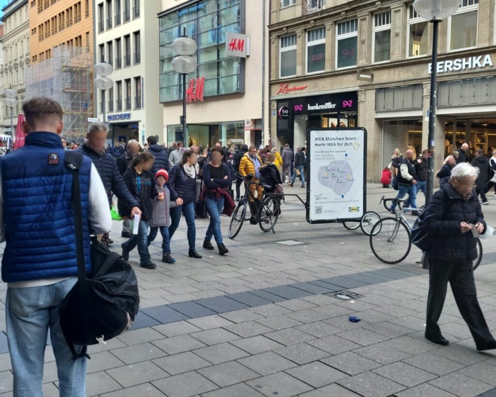 Mobile Außenwerbung in München wirkt ebenfalls auf der zentralen Shopping Meile